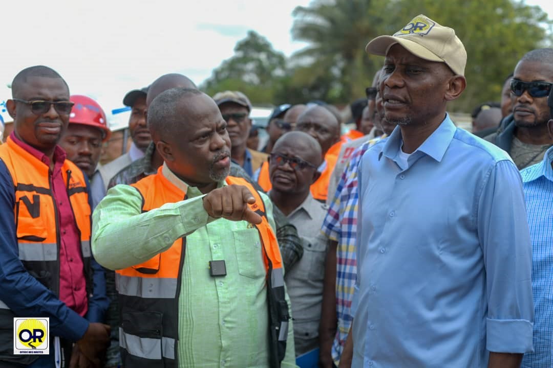 Accompagné du Directeur Général de l’Office des Routes, ITP : le Ministre John Banza inspecte les chantiers routiers en cours à la Tshopo !